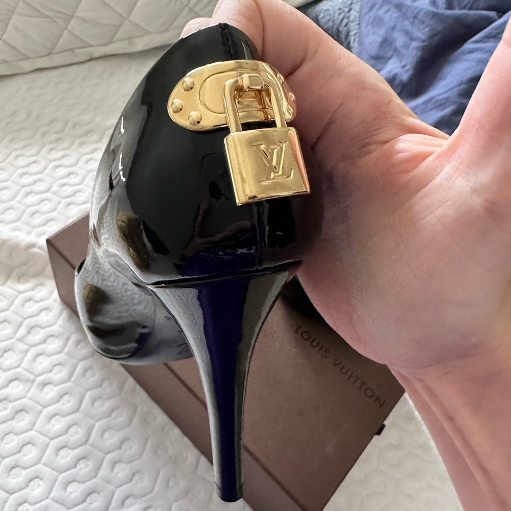 Louis Vuitton pumps